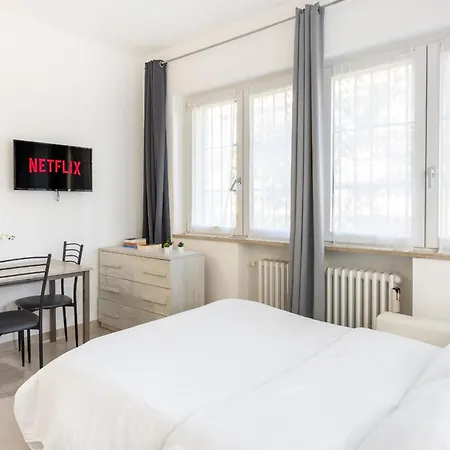 Cesano Boscone- One-room Flat, Wi-fi E Netflix * Cesano Boscone